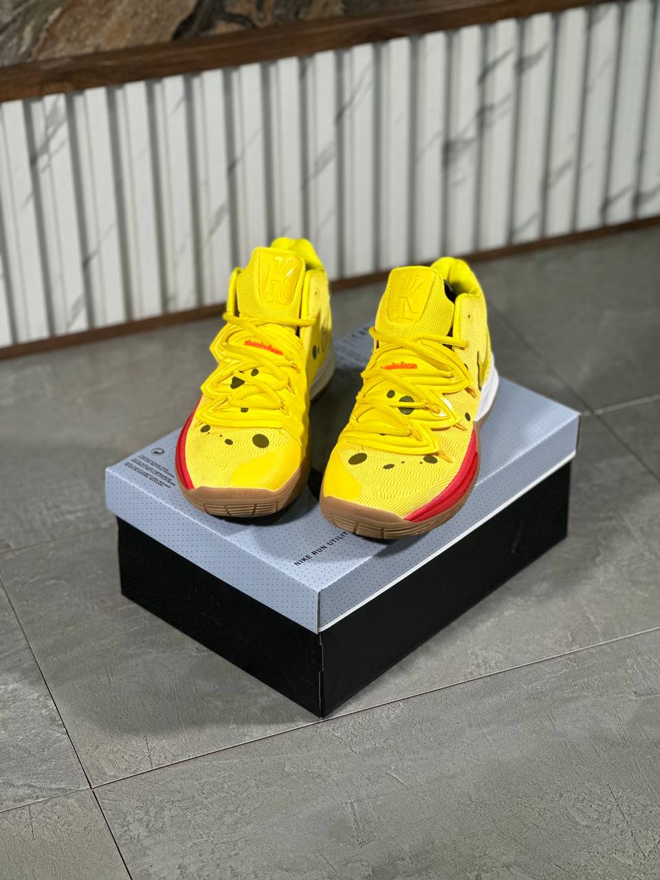 NIKE KYRIE 5 BOB SPONJA