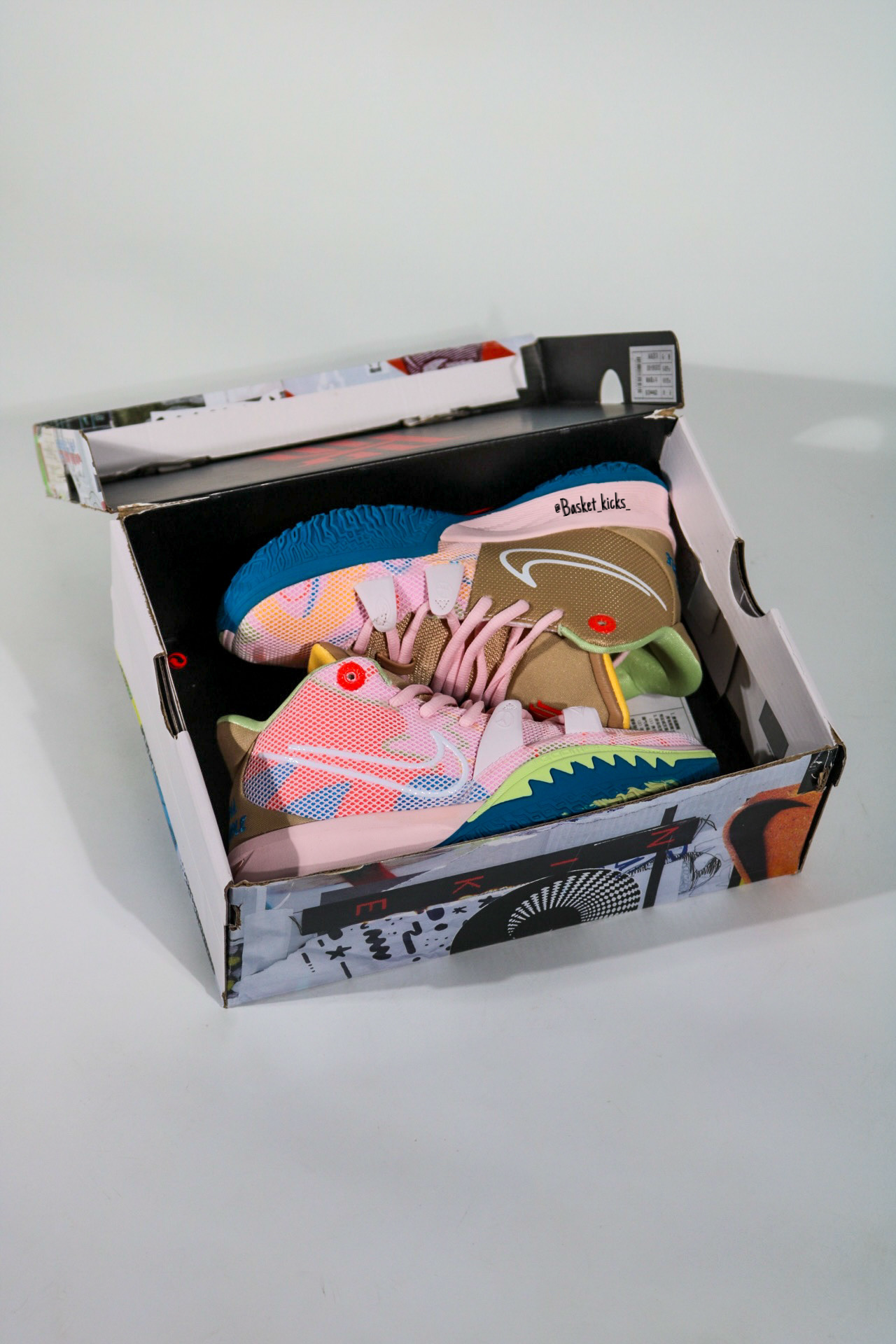 NIKE KYRIE 7 1 WORLD 1 PEOPLE PINK