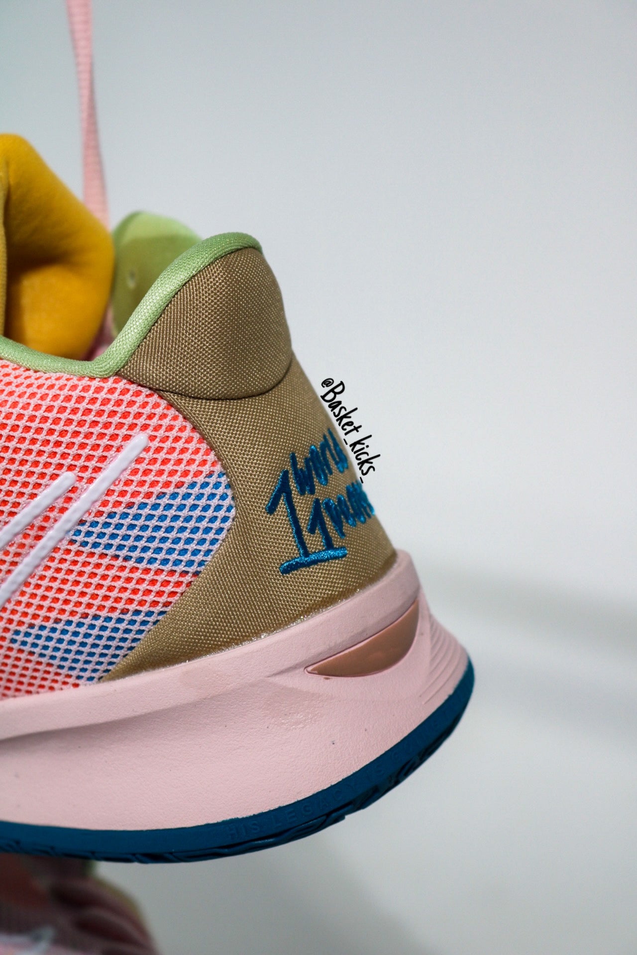 NIKE KYRIE 7 1 WORLD 1 PEOPLE PINK