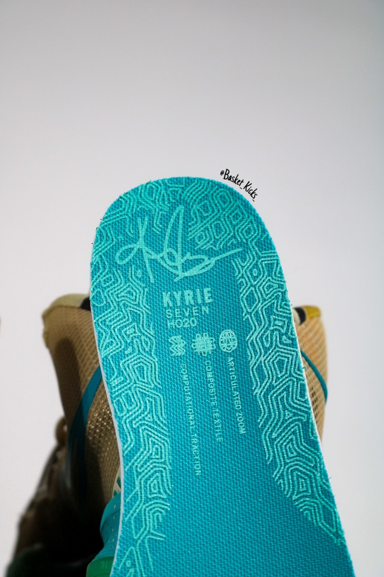 NIKE KYRIE 7 RIPPLE