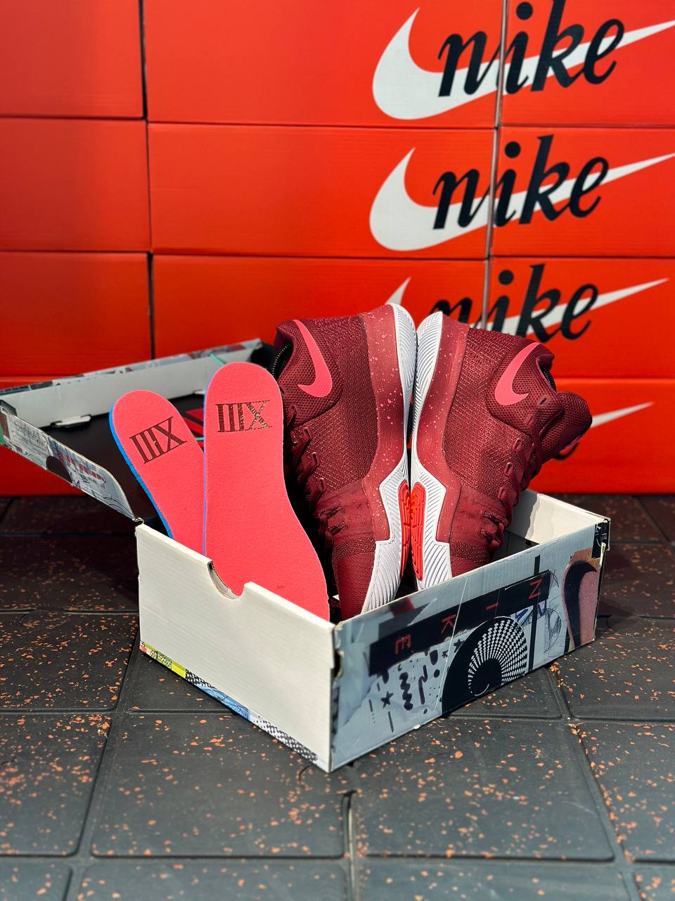 NIKE KYRIE 3 HOT PUNCH