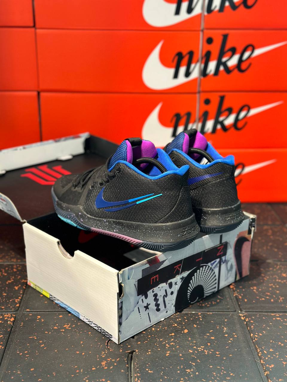 NIKE KYRIE 3 FLIP THE SWITCH