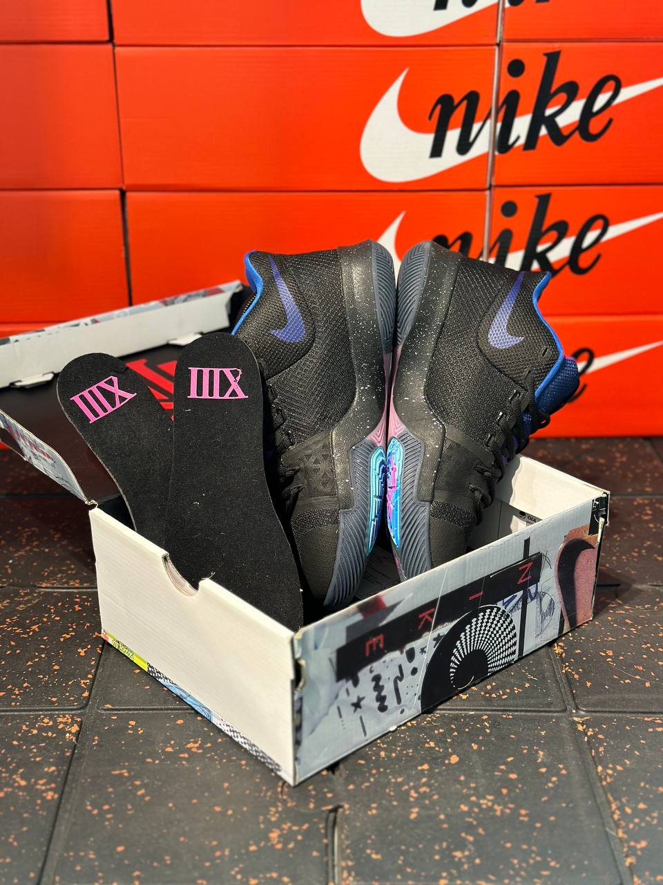 NIKE KYRIE 3 FLIP THE SWITCH