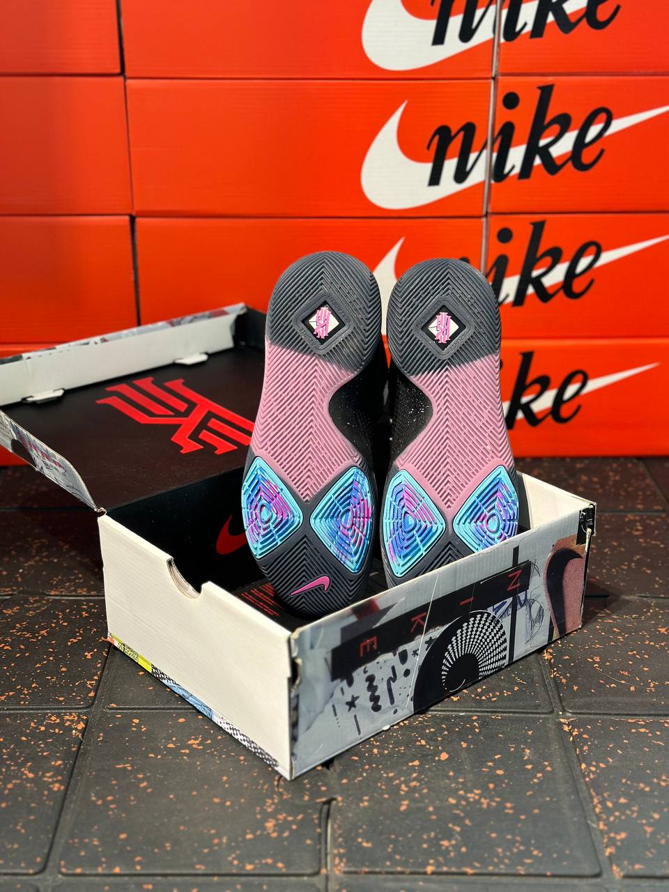 NIKE KYRIE 3 FLIP THE SWITCH