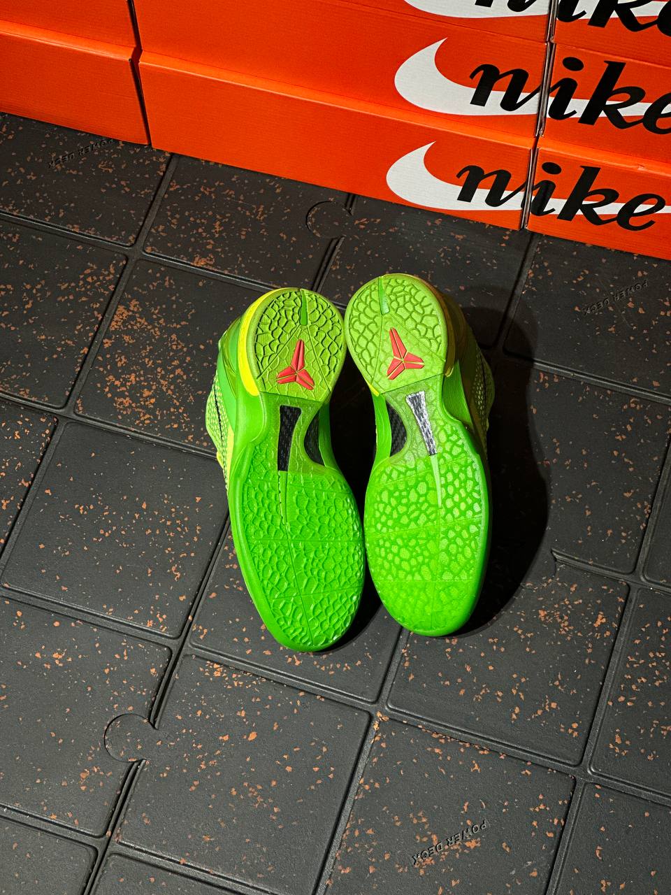 NIKE KOBE 6 GRINCH