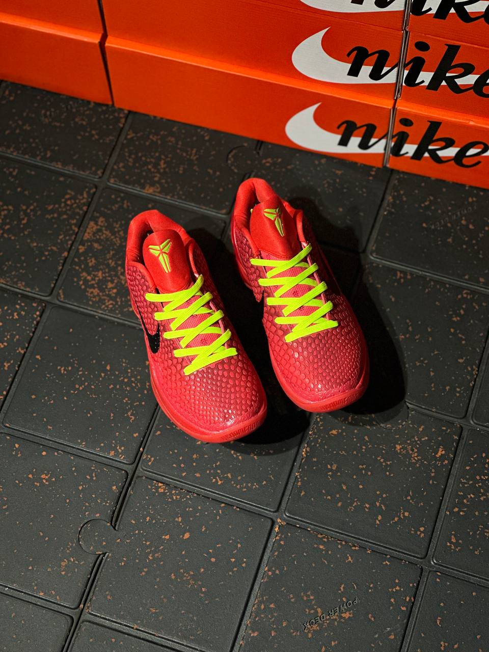 NIKE KOBE 6 REVERSE GRINCH