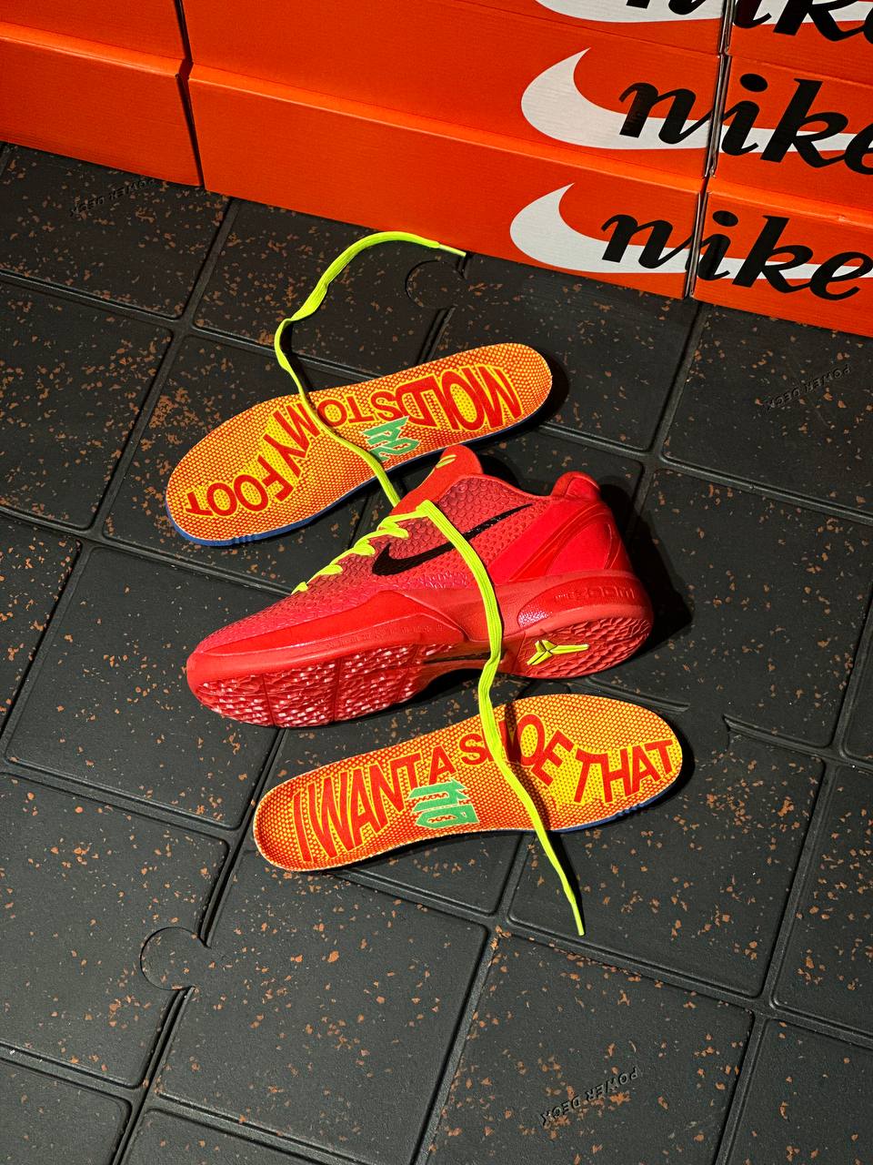 NIKE KOBE 6 REVERSE GRINCH
