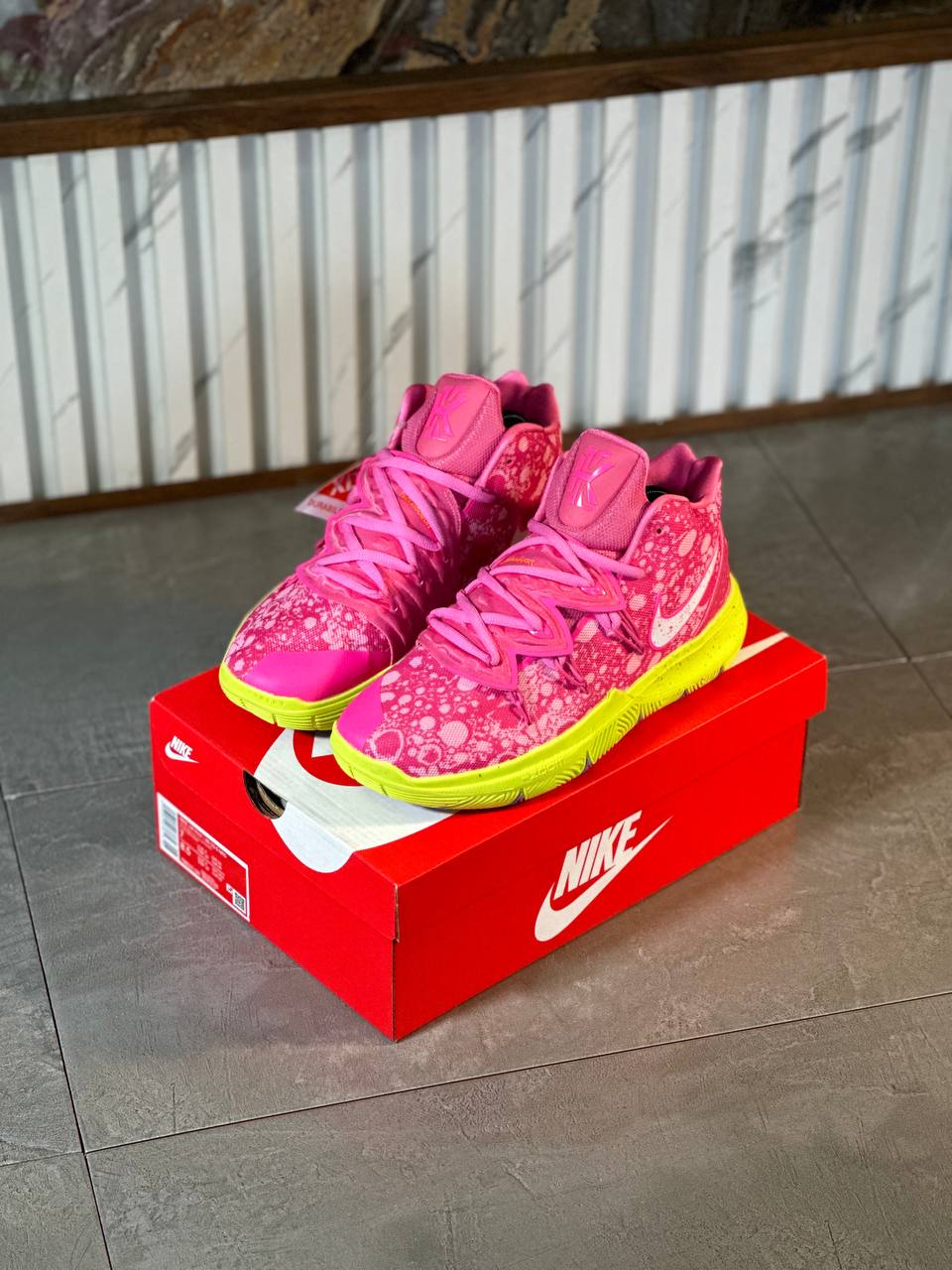 NIKE KYRIE 5 PATRICIO
