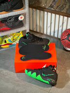 NIKE KYRIE lV HALLOWEEN