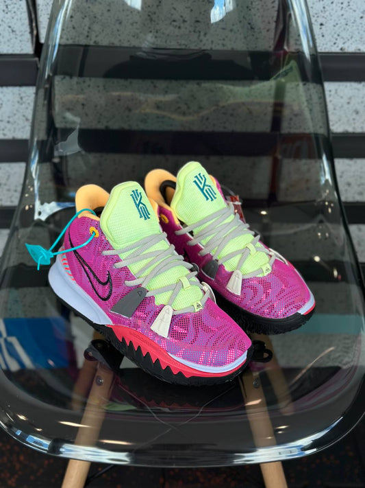 NIKE KYRIE 7