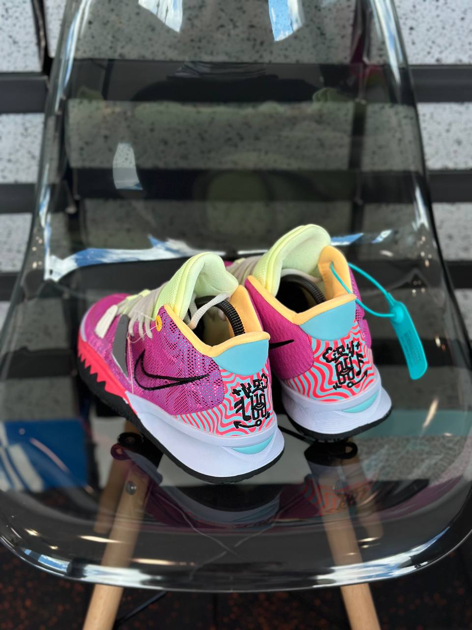 NIKE KYRIE 7