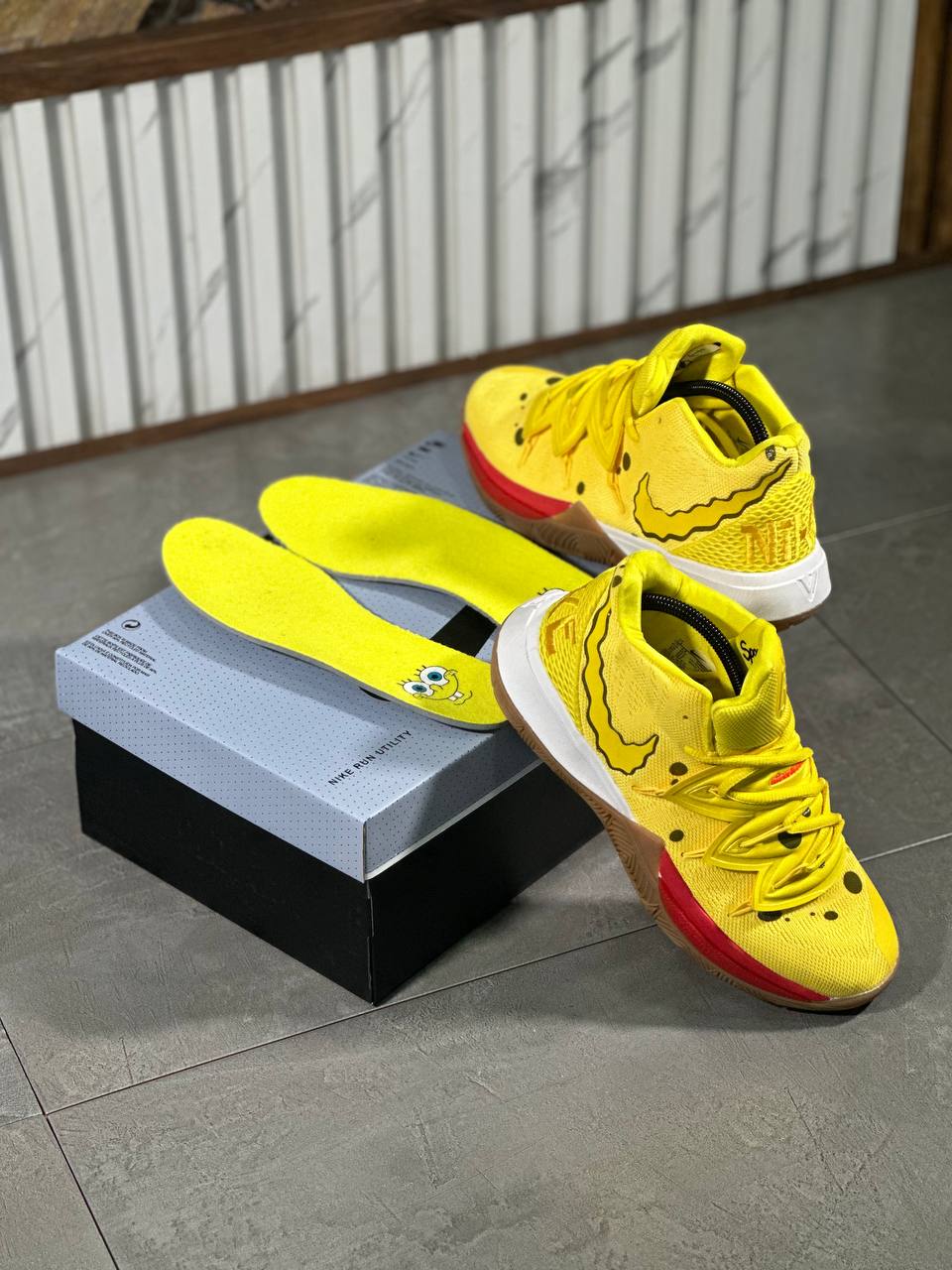 NIKE KYRIE 5 BOB SPONJA