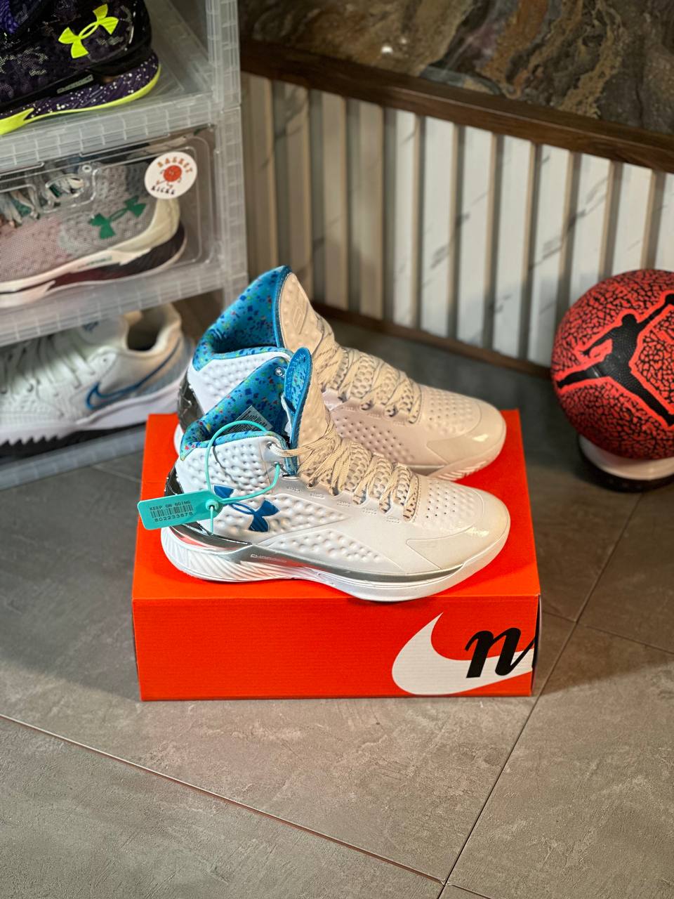 HUNDER CURRY 1 SPLASH PARTY