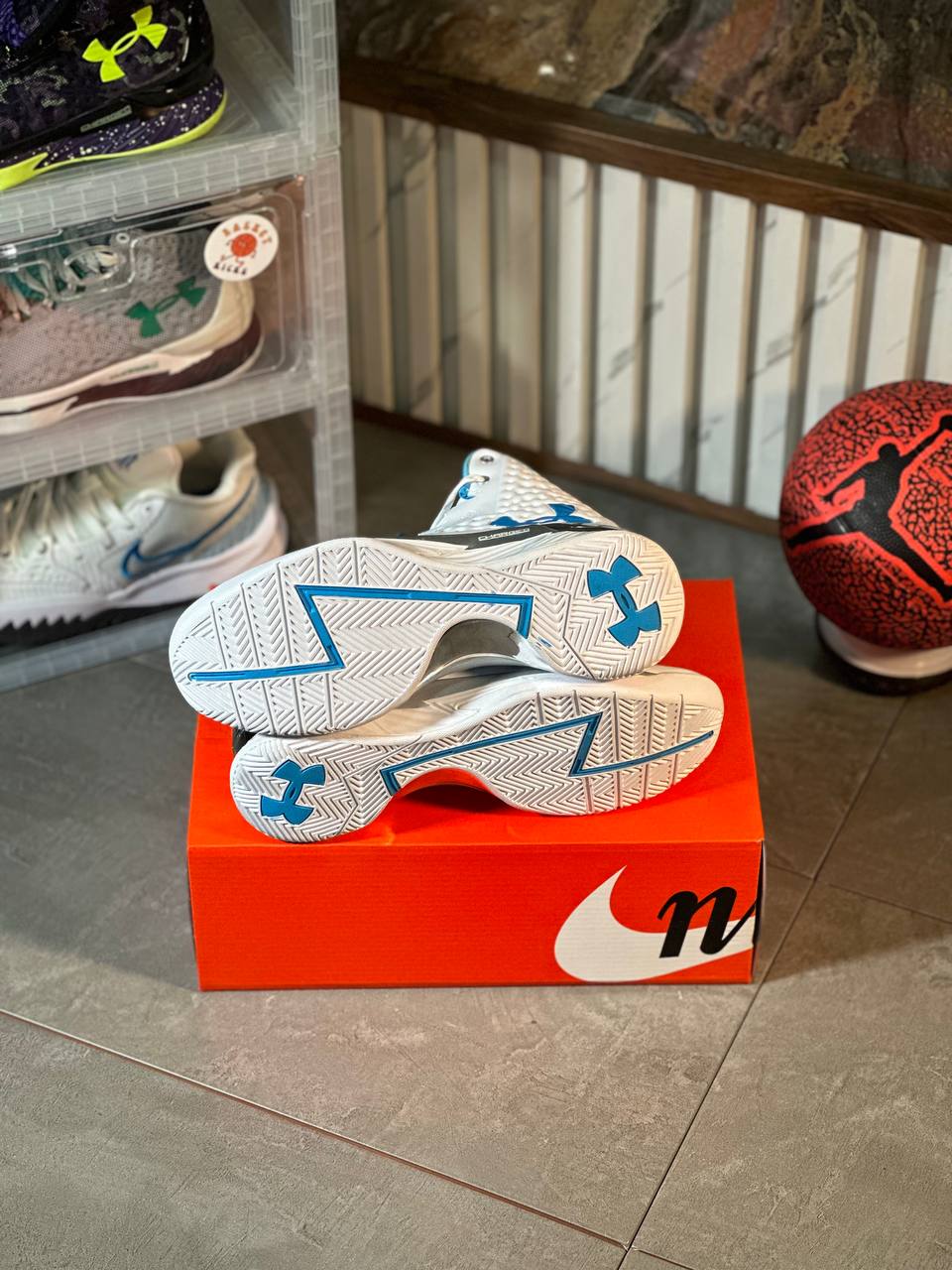 HUNDER CURRY 1 SPLASH PARTY