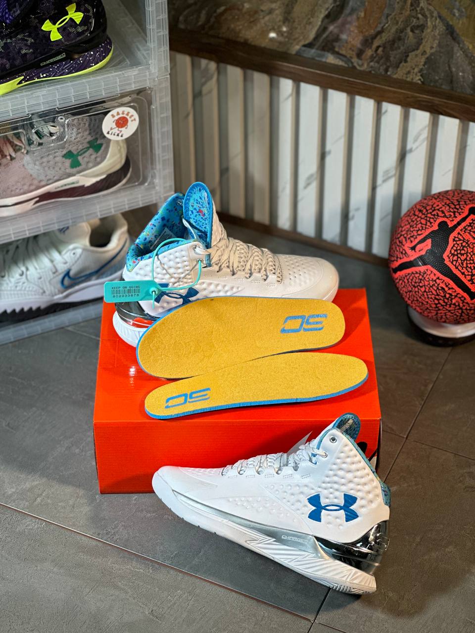 HUNDER CURRY 1 SPLASH PARTY