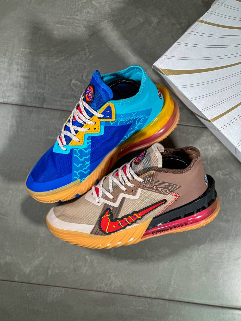 NIKE LEBRON 18 SPACE JAM CORRE CAMINOS