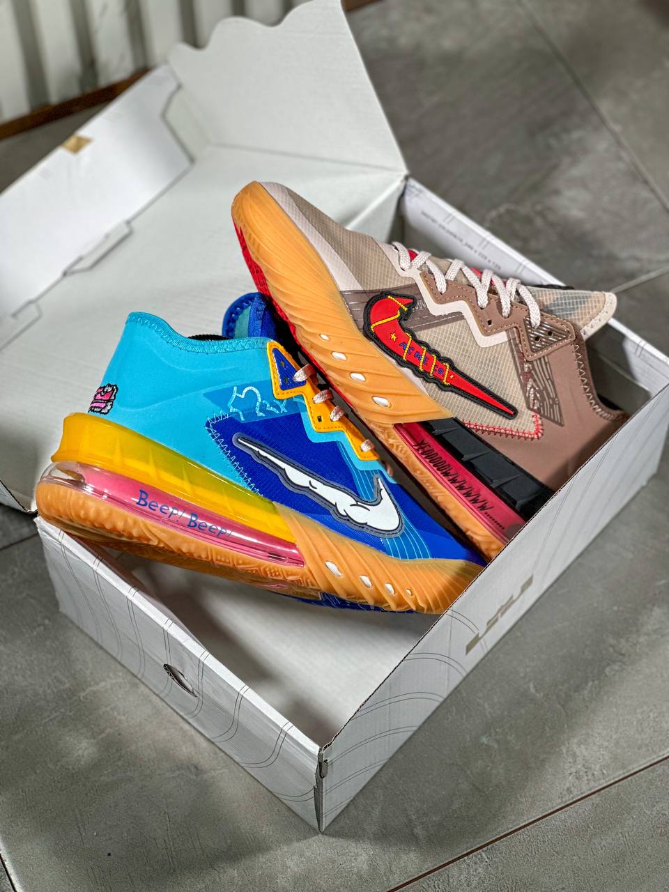 NIKE LEBRON 18 SPACE JAM CORRE CAMINOS