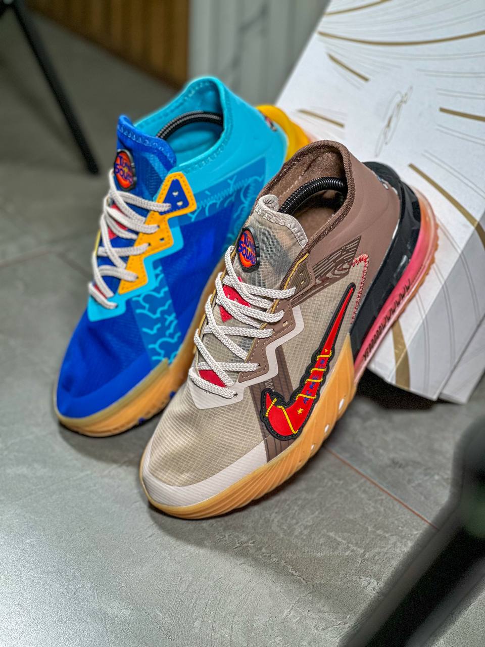 NIKE LEBRON 18 SPACE JAM CORRE CAMINOS