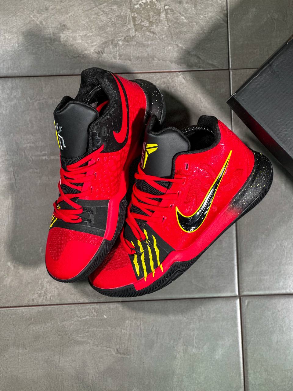 NIKE KYRIE 3 MAMBA MENTALITY