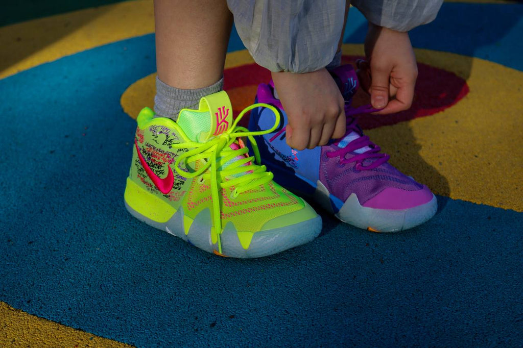NIKE KYRIE 4 CONFETI