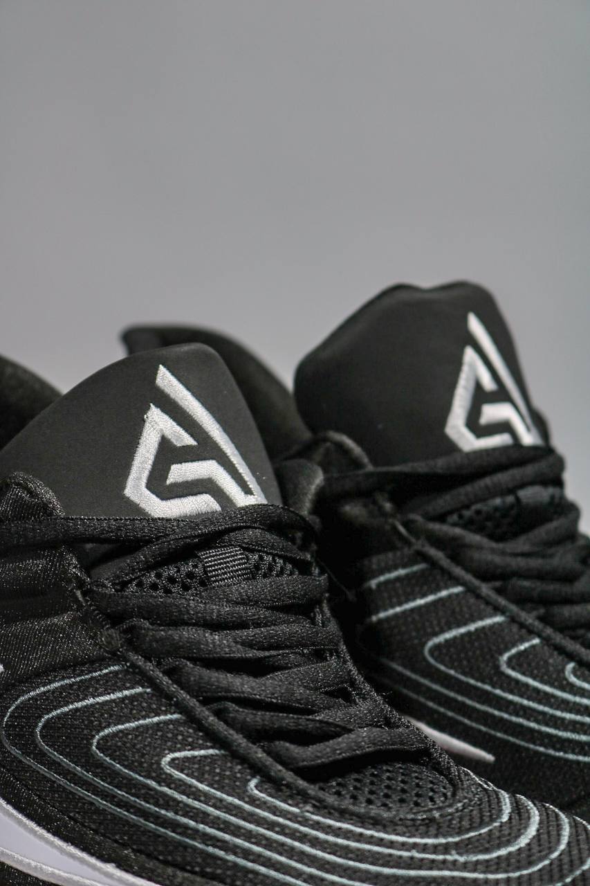 NIKE GIANNIS INMORTALITY lV