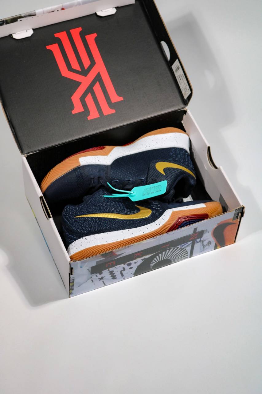 NIKE KYRIE 3