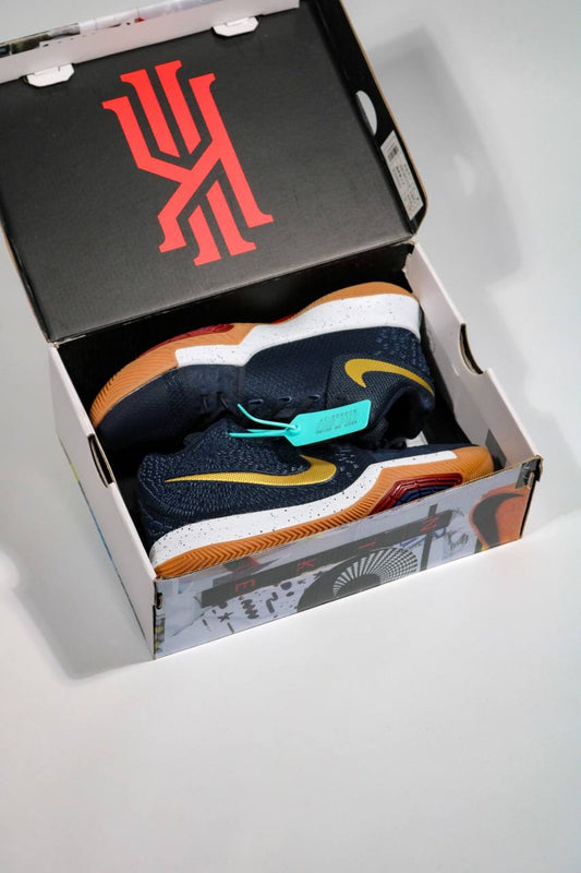 NIKE KYRIE 3