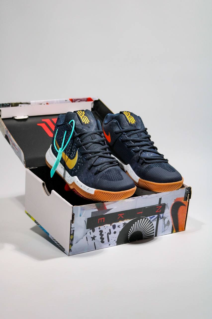 NIKE KYRIE 3