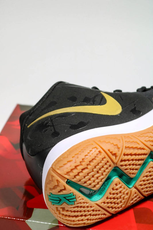 NIKE KYRIE 4