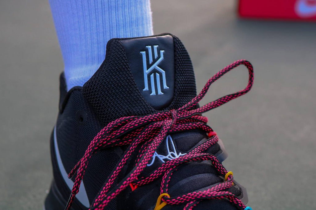 NIKE KYRIE 5 FRIENDS
