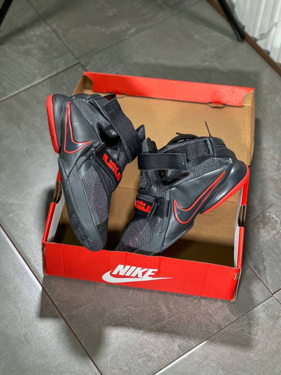 NIKE LEBRON SOLDIER 9