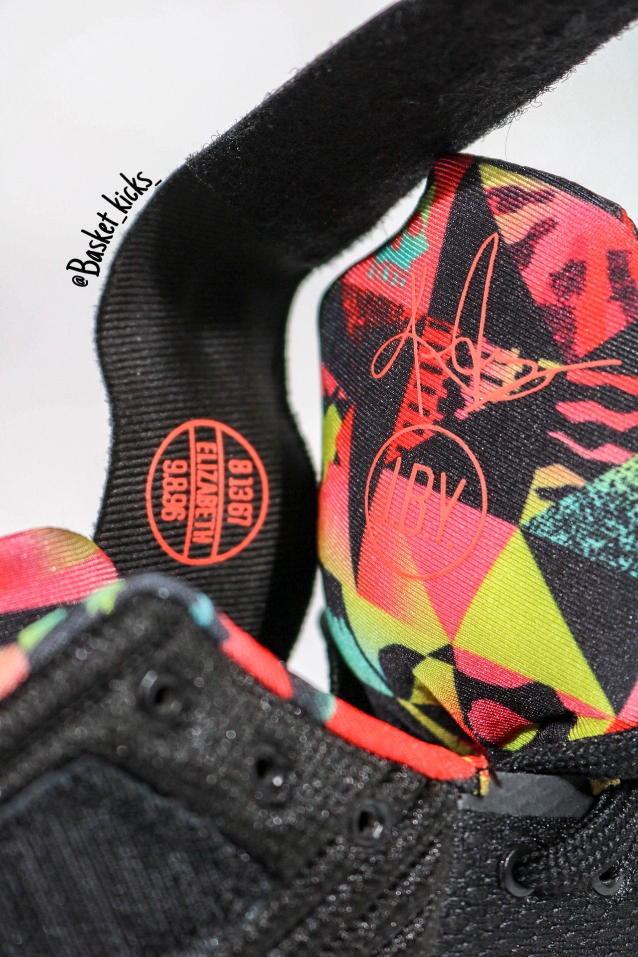 NIKE KYRIE ll BLACK COLORS
