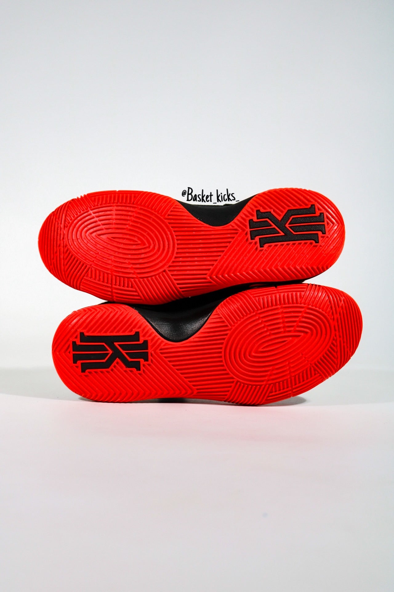 NIKE KYRIE 2 BLACK COLORS