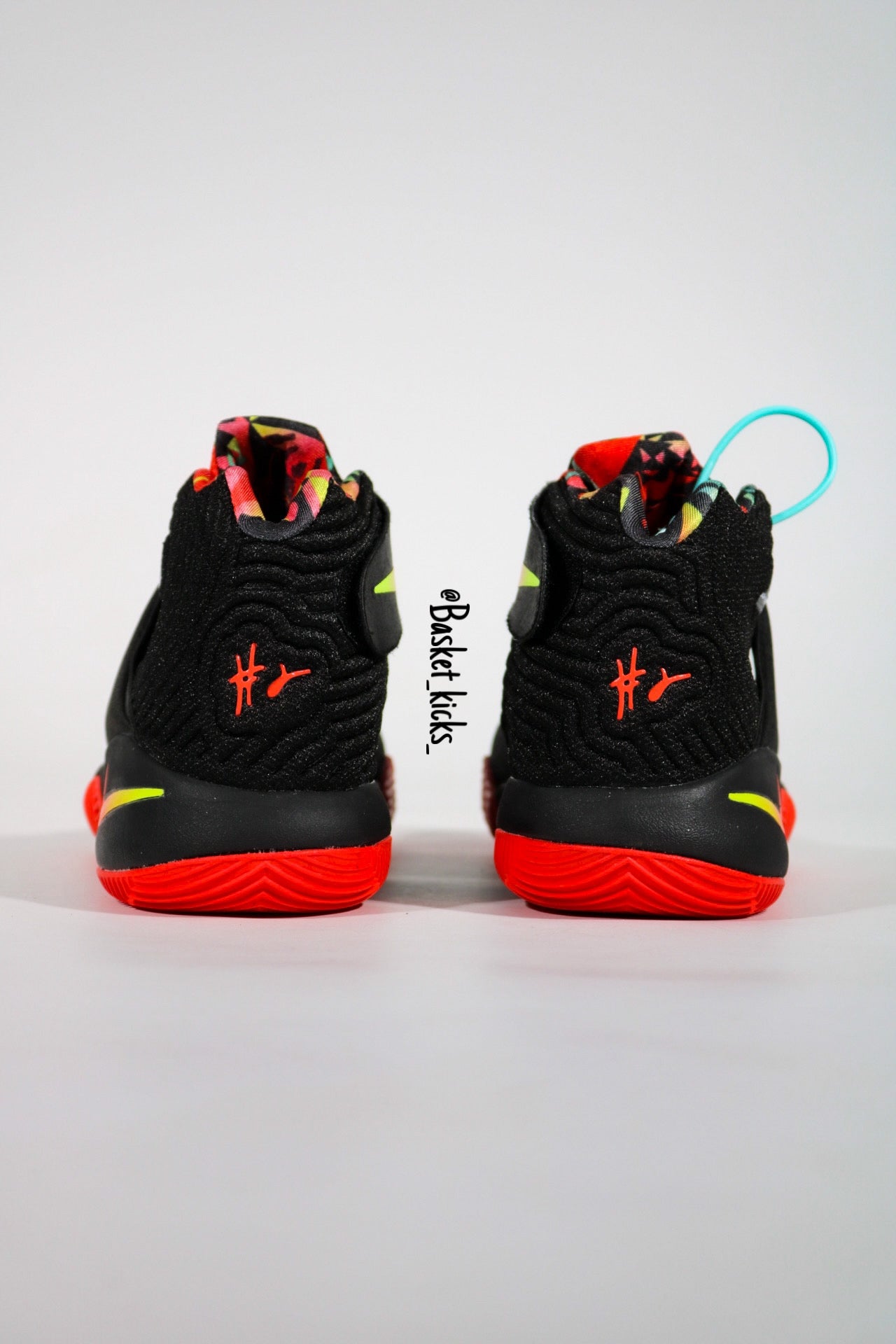 NIKE KYRIE ll BLACK COLORS