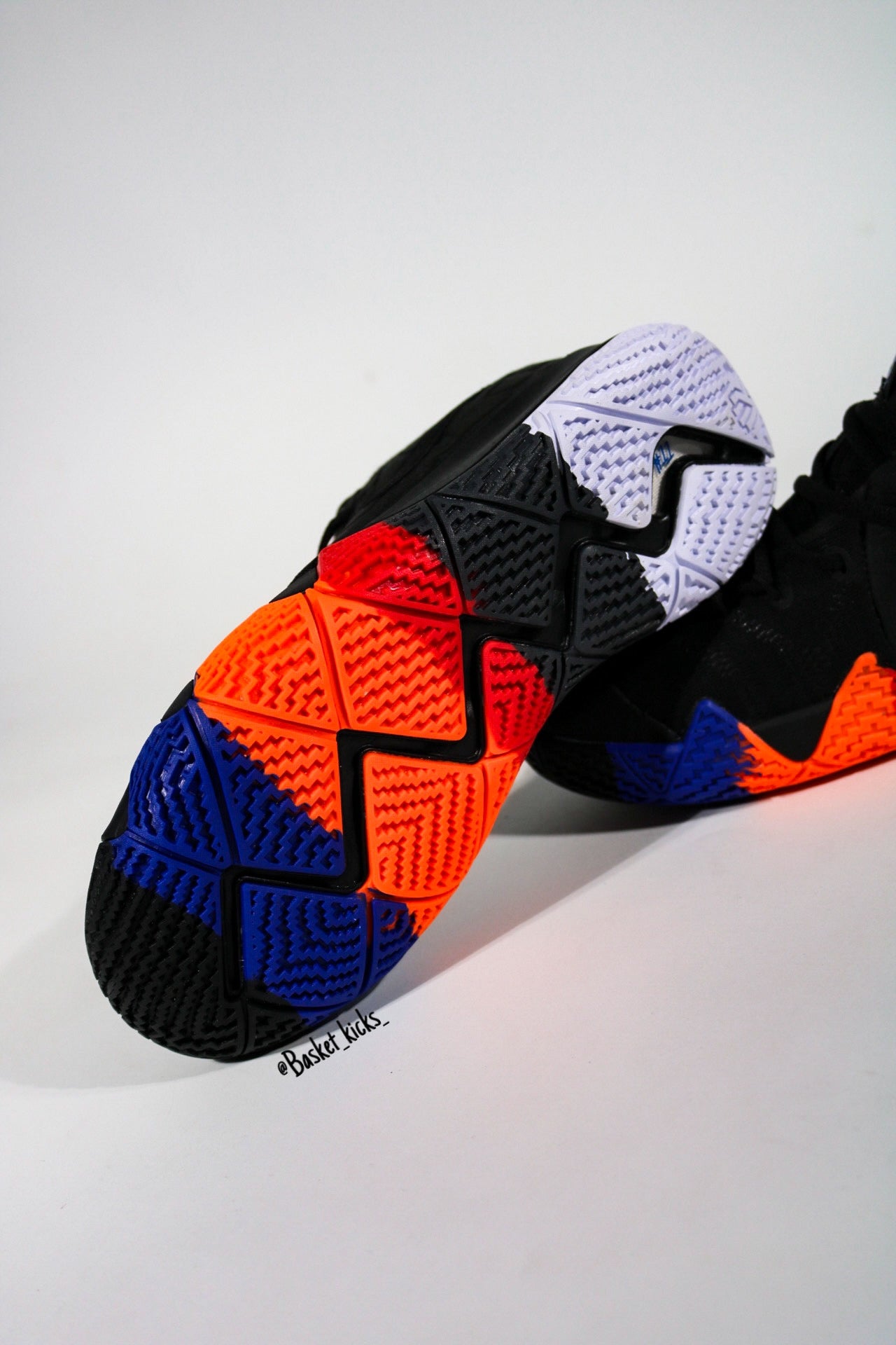 NIKE KYRIE 4 YEAR OF THE MONKEY