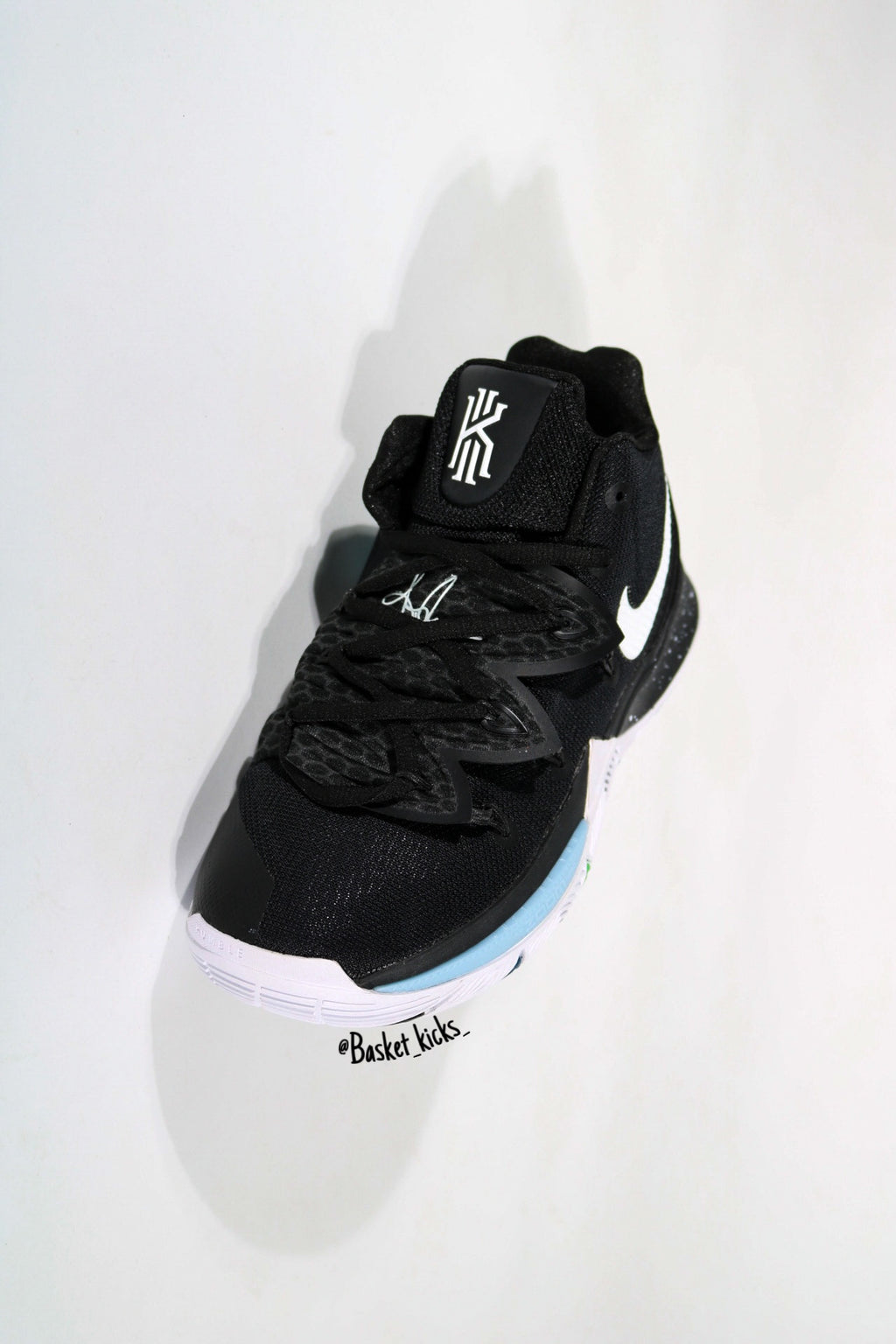 NIKE KYRIE 5 BLACK MAGIC