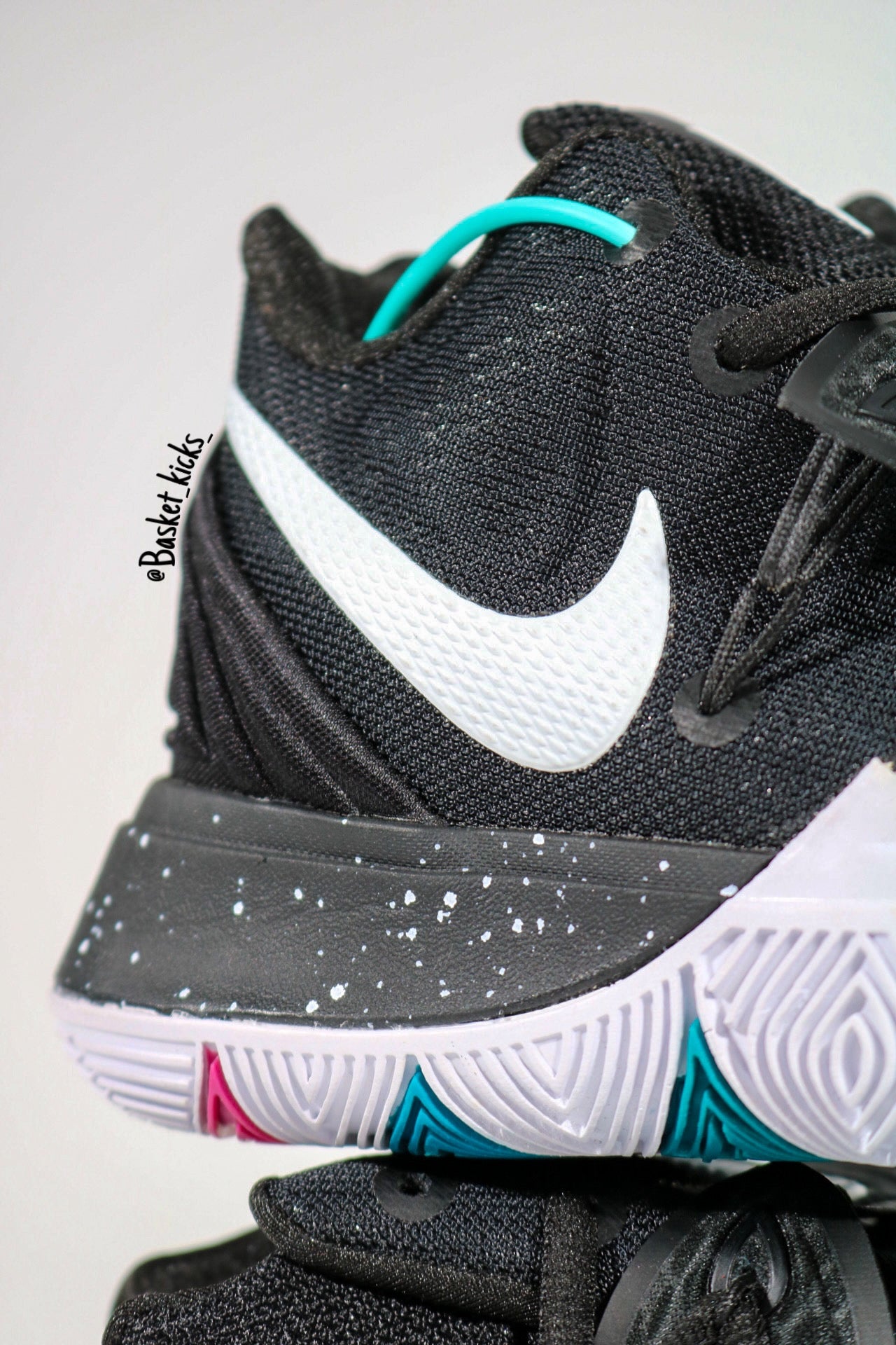 NIKE KYRIE 5 BLACK MAGIC