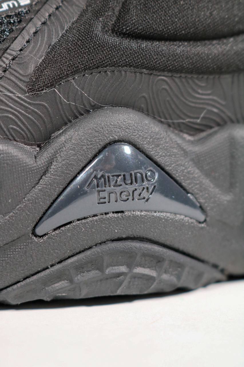 MIZUNO MOMENTUM 3 MIE BLACK