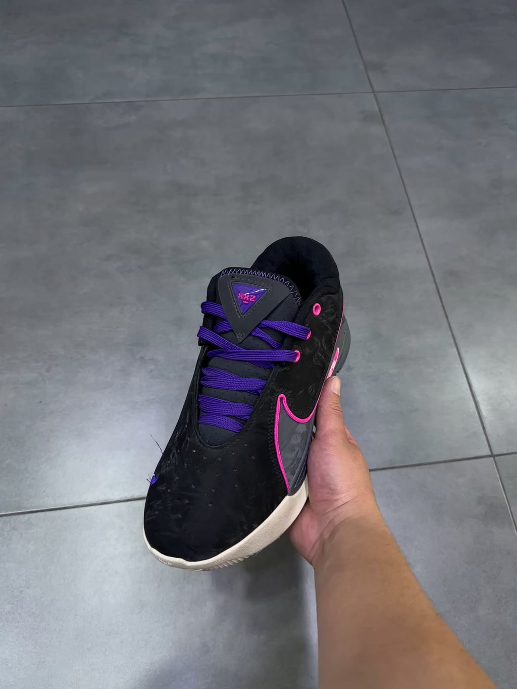 NIKE LEBRON 22 ‘Blacklight’